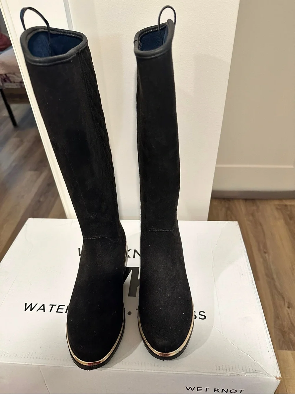 Women's Waterproof Winter Boots in Black